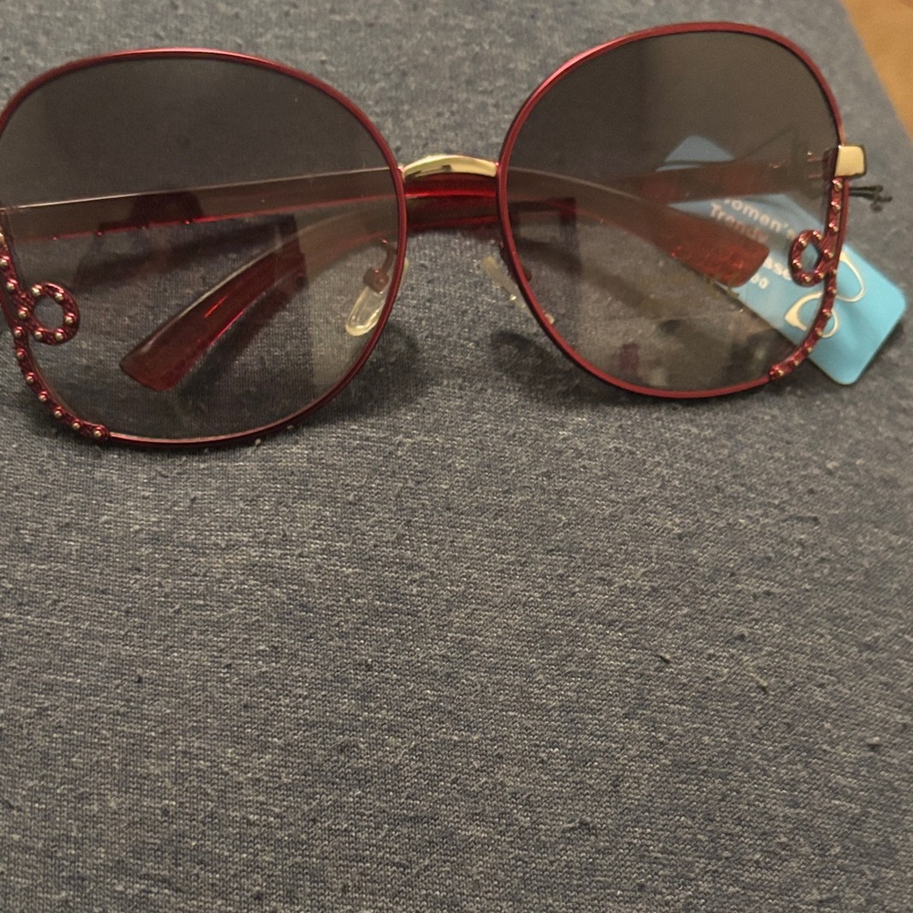 Chic Burgundy Sunglasses with Embellished Frame
